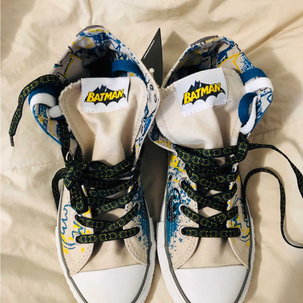 NWT Converse x Batman’s Youth 2